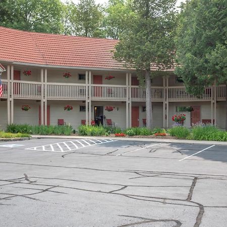 Ridges Inn & Suites Baileys Harbor Bagian luar foto