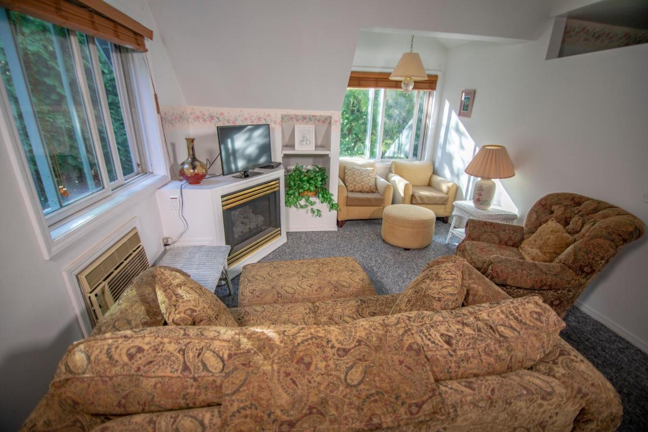Ridges Inn & Suites Baileys Harbor Bagian luar foto