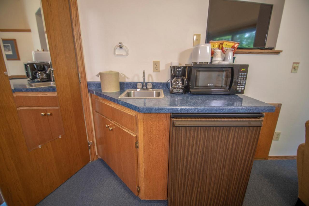 Ridges Inn & Suites Baileys Harbor Bagian luar foto