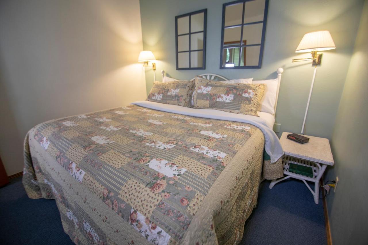 Ridges Inn & Suites Baileys Harbor Bagian luar foto