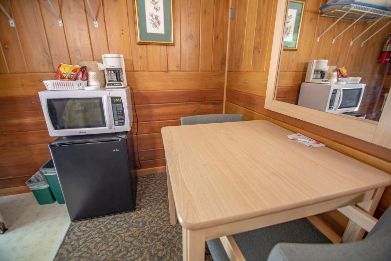 Ridges Inn & Suites Baileys Harbor Bagian luar foto