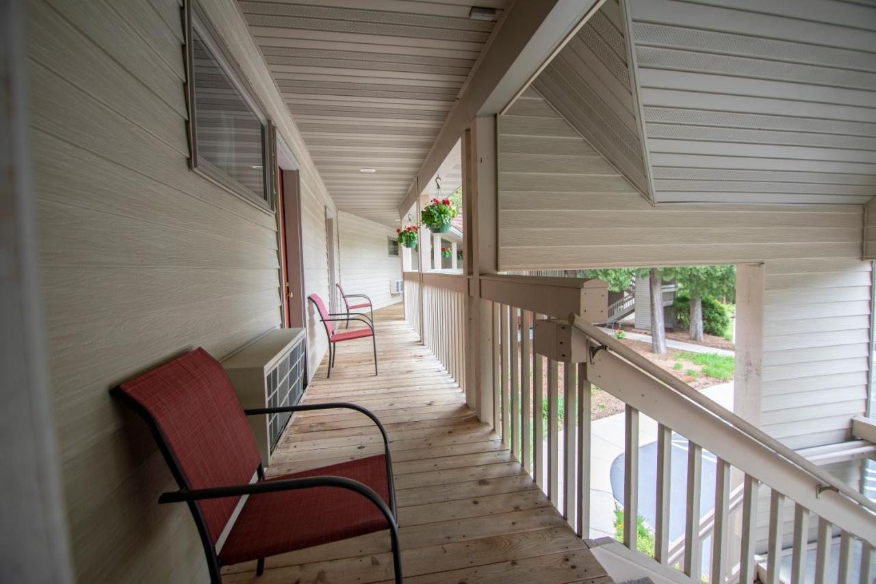 Ridges Inn & Suites Baileys Harbor Bagian luar foto